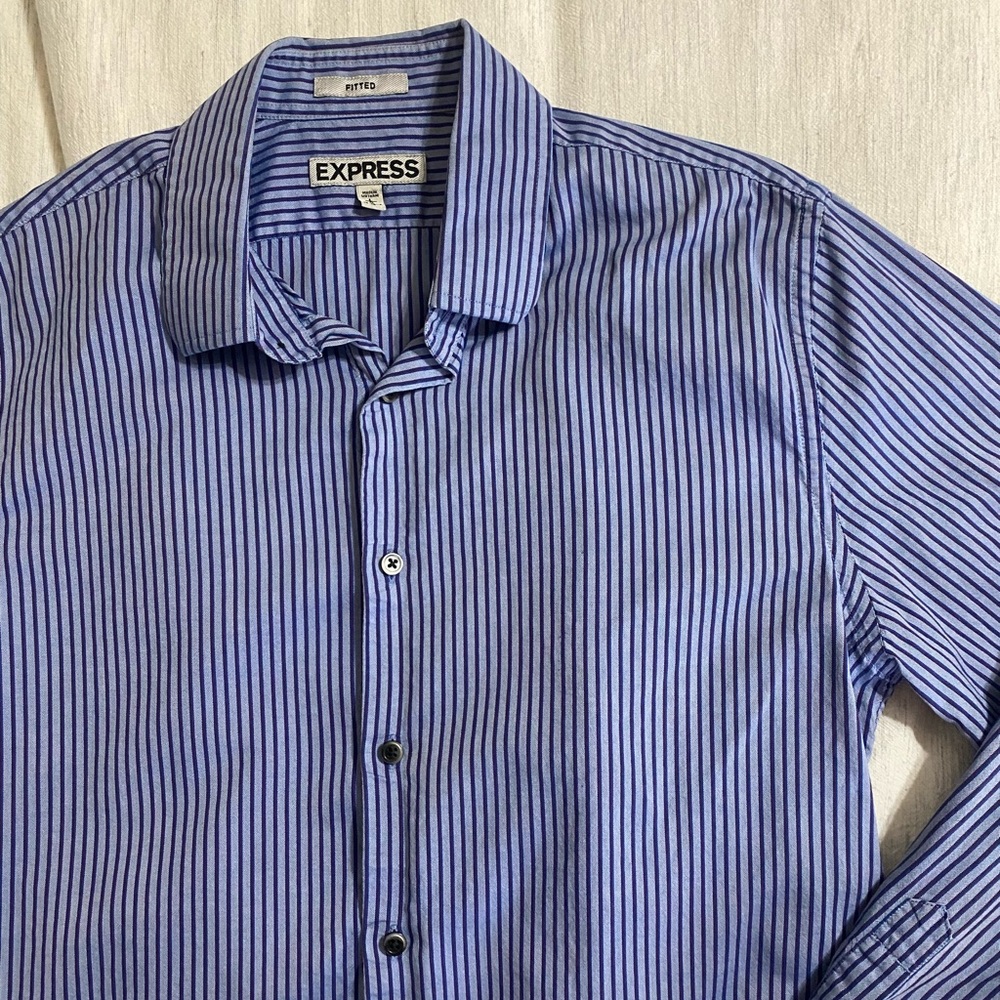 Men’s Express Fitted Long Sleeve Casual Dress Shirt